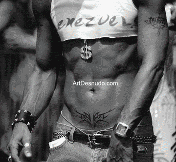 ArtDesnudo.com Nude images of the male body. Making Art with your body!