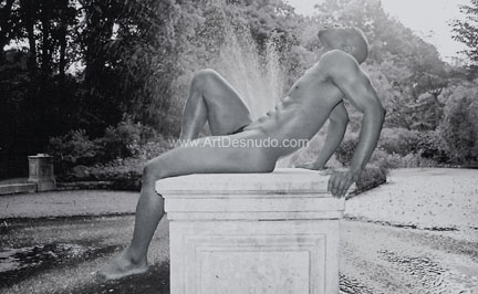 Art Desnudo: Making Art with your body -Creando arte con tu cuerpo.