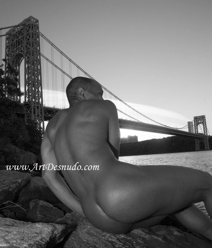 I am looking for women and men to pose for me. I am open to work with gay, lesbian, bisexual, trans, heterosexual, Queer people. This is a TFCD work. The model gets free high resolution digital photos. Pictures will be taken outdoors in one of the five boroughs of NYC (Brooklyn, Manhattan, Queens, Staten Island or Bronx). If you are interested, send me a message: ArtDesnudo.com/contact-me