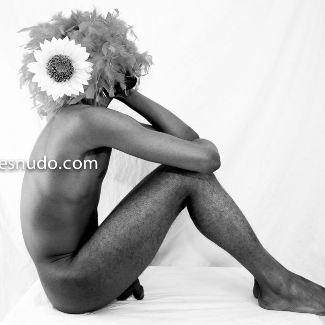I had the opportunity to create this beautiful nude photograph with this model. I had an amazing time creating art. I would love to create nude photographs with you. Let’s create art for your home, office, social media, etc. Contact me today: ArtDesnudo.com