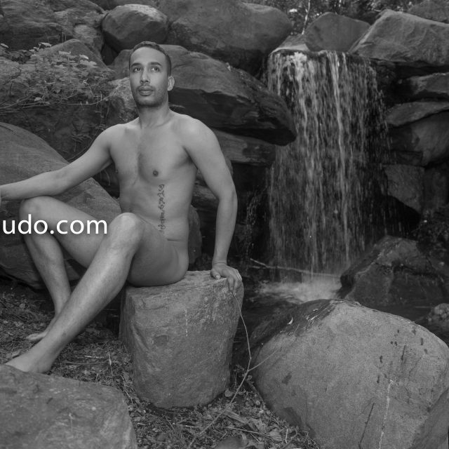 I have been creating nude photographs for several years. I am looking for women and men to pose for me. I am open to work with gay, lesbian, bisexual, trans, heterosexual, Queer people. This is a TFCD work. The model gets free high resolution and low resolution digital photos. Pictures will be created in my studio or outdoors in one of the five boroughs of NYC (Brooklyn, Manhattan, Queens, Staten Island or Bronx). If you are interested, send me a message: ArtDesnudo.com ************ He estado creando fotografías de desnudos por varios años. Busco mujeres y hombres para que posen para mí. Estoy abierto a trabajar con gays, lesbianas, bisexuales, trans, heterosexuales, personas queer. Este es un trabajo de TFCD. El o la modelo obtiene fotos digitales en alta resolución y baja resolución gratuitas. Las fotos serán creadas en alguno de los cinco condados de la Ciudad de Nueva York. Enviame un mensaje si estas interesada o interesado: ArtDesnudo.com